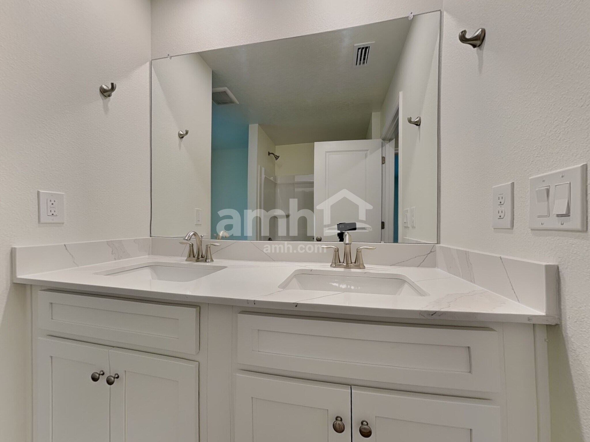 Building Photo - 2543 Feather Crst Dr