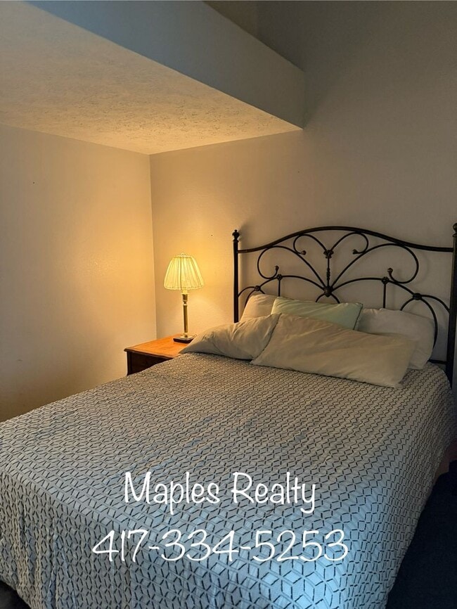 Building Photo - 2 BEDROOM/2 BATHROOM LOFT STYLE CONDO AT F...