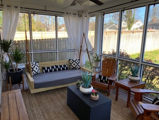 Building Photo - Craftsman Inspired 3 Bed/ 2.5 Bath Home in Cleveland Park, Fenced Yard, Pet Friendly, Screened Po...