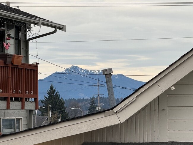 Building Photo - 2726 - MDL Capital Partners