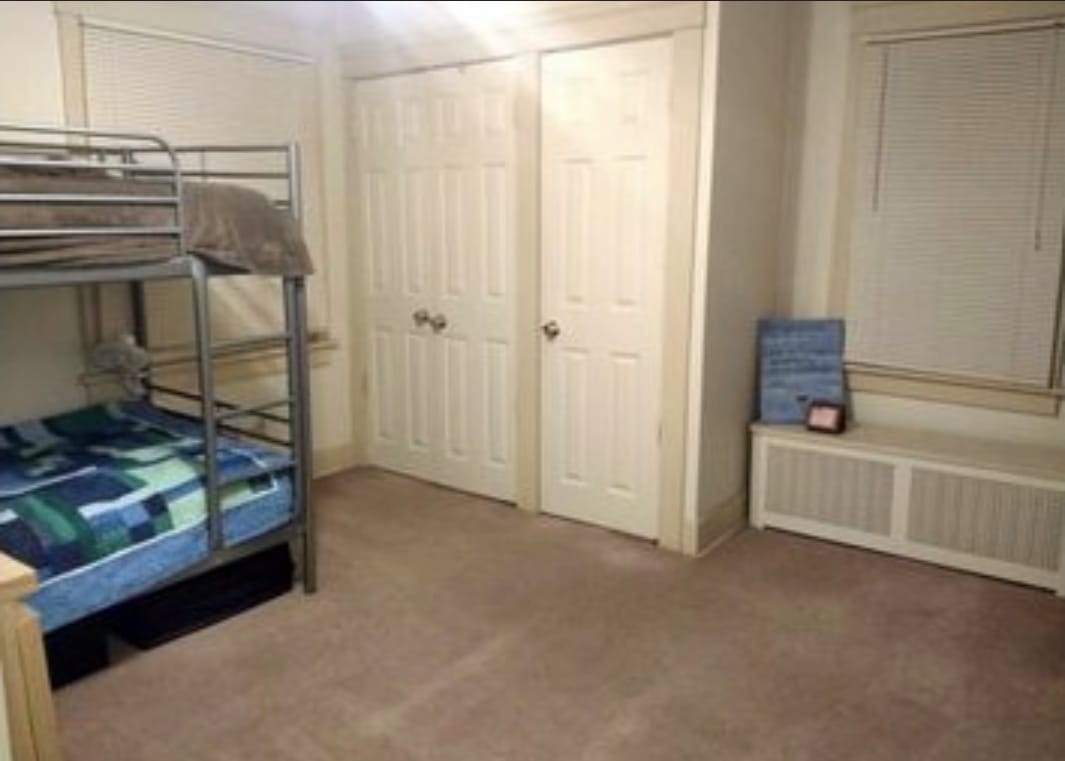 Building Photo - 1320 S Negley Ave