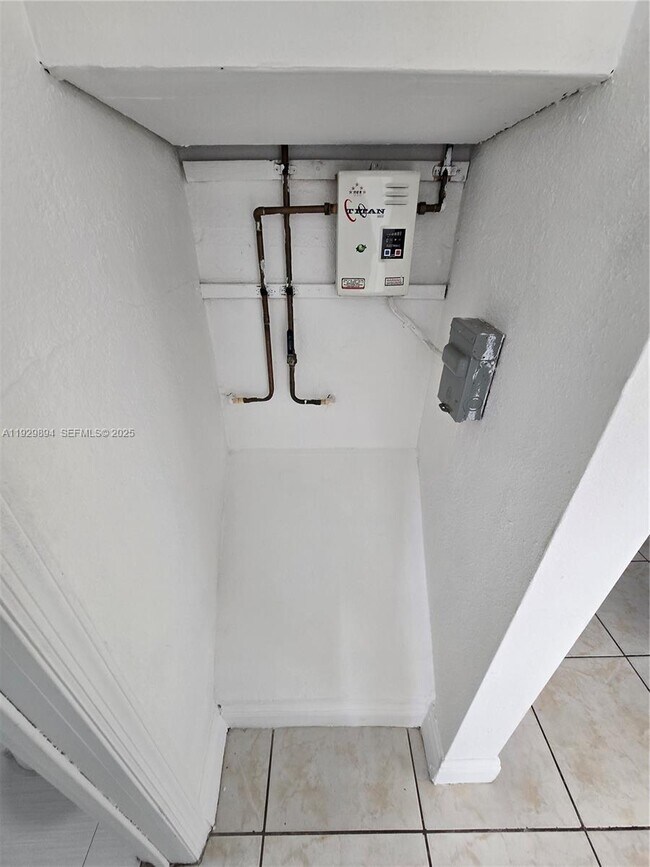 Building Photo - 535 NW 7th St