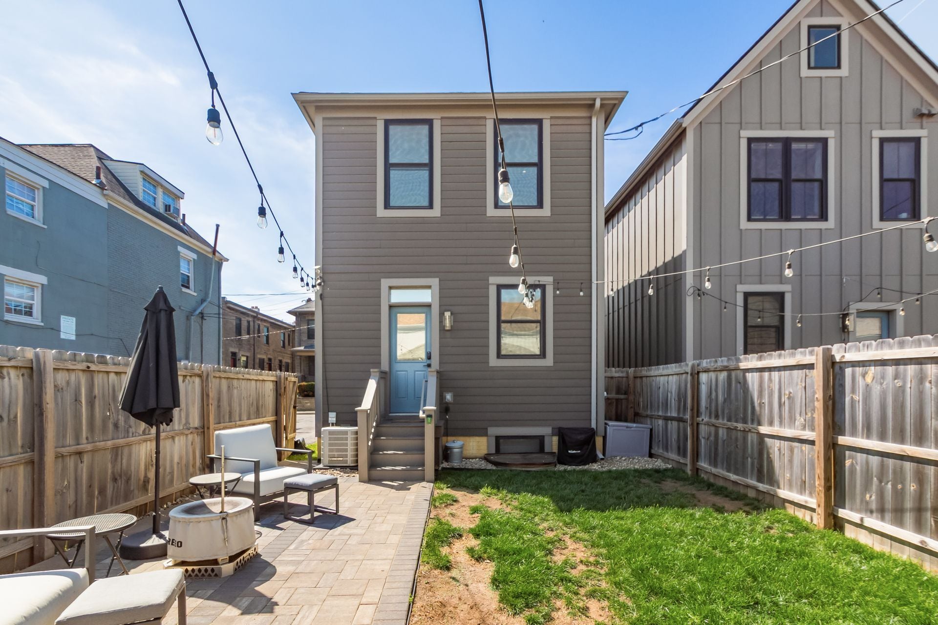 Building Photo - 1196 Hamlet St