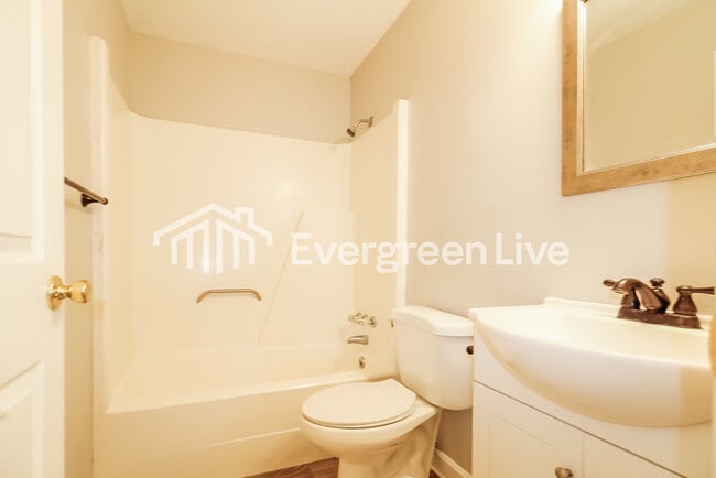 Building Photo - 127 Ashdown Dr