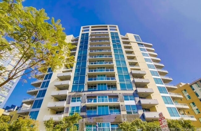 Building Photo - 253 Tenth Ave