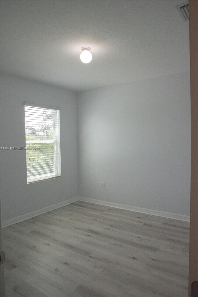 Building Photo - 105 Lacewing Pl