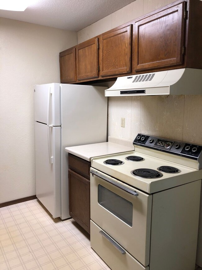 Interior Photo - 1711 E 1st St