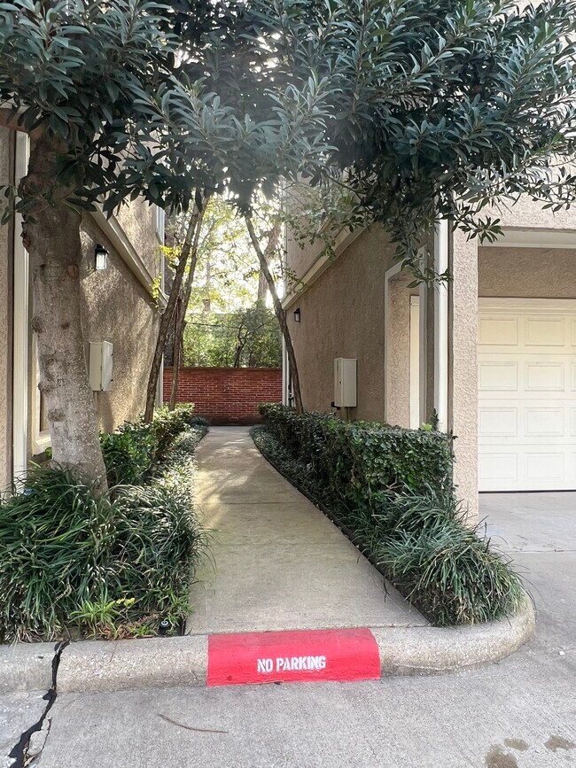 Building Photo - 12707 Boheme Dr