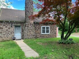 Building Photo - 1520 Harvey Ln
