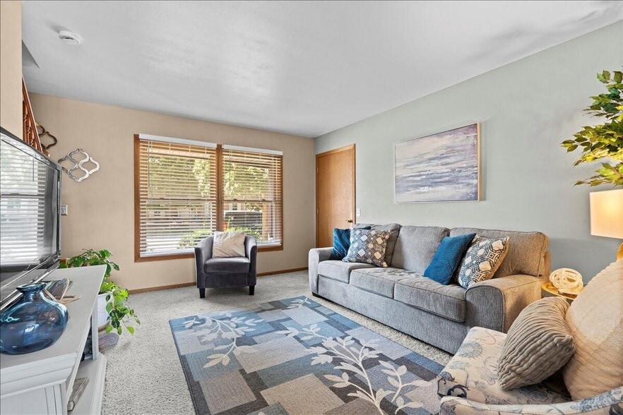 Building Photo - 3955 Meadowbrook Ct