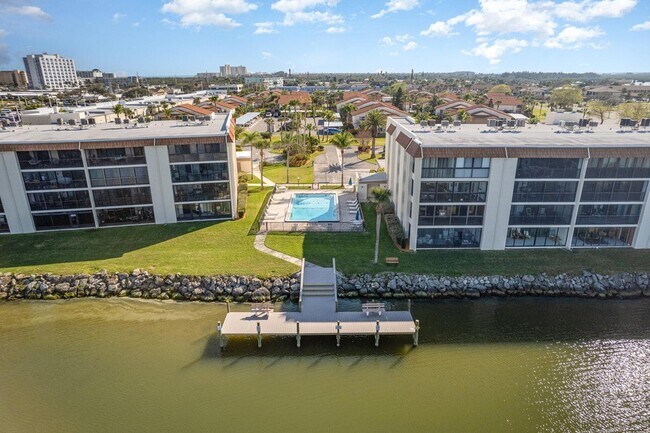 Building Photo - 200 S Banana River Blvd