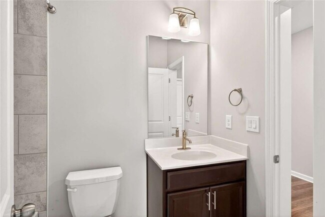 Building Photo - 3960 Redwood Dr