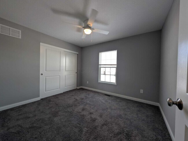 Building Photo - 800 Avebury Dr