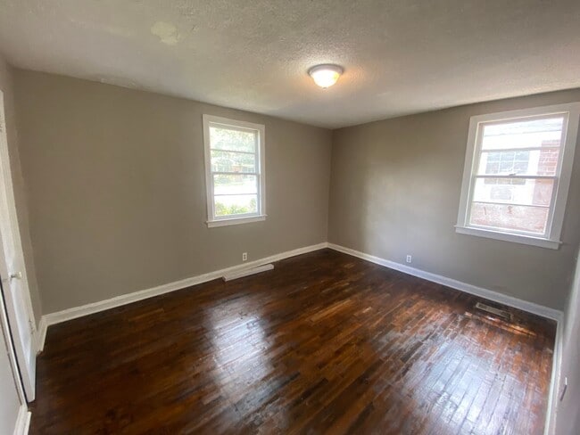 Building Photo - **AVAILABLE NOW**2 bedroom / 1 bathroom Home for Rent in Columbus, GA