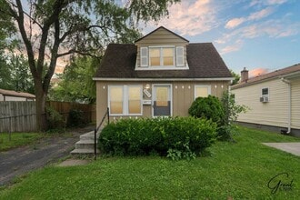 Building Photo - $1,300/month - 3 Bed 1 Bath