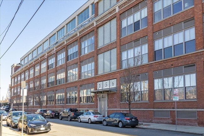 Building Photo - 156 Porter St