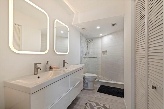 Building Photo - 6145 Sun Blvd