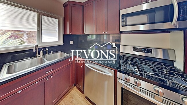 Building Photo - Beautiful two-story home in a walkable area near dining, shopping, entertainment and schools!