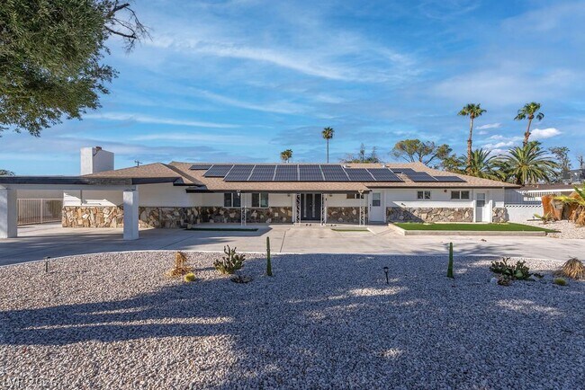 Building Photo - 2106 W Oakey Blvd