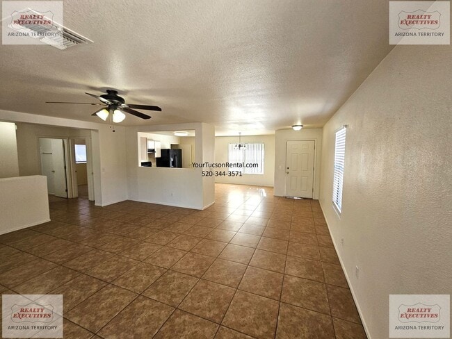 Building Photo - Midvale Park Home with 4 bedrooms and 2 baths