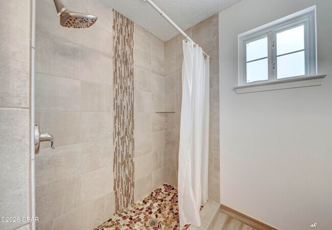 Building Photo - 420 Water Oak Cir