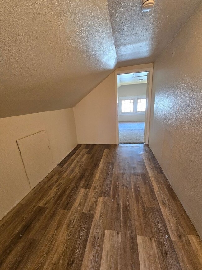 Building Photo - Central Spokane 4 BR/ 1 BA Home