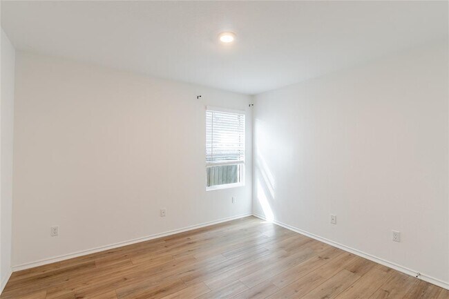 Building Photo - 1729 Catahoula Dr