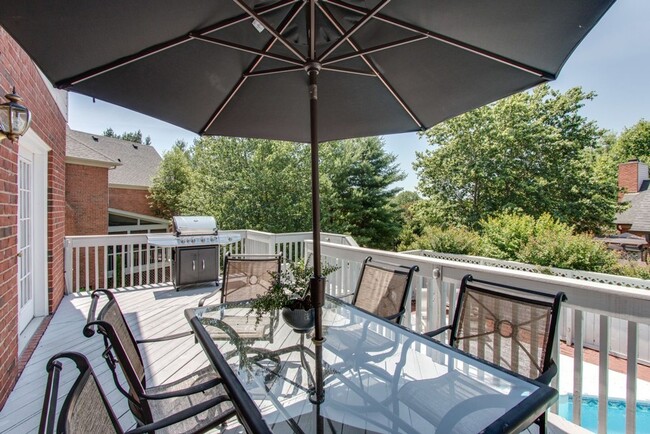 Building Photo - Spacious 4 Bed, 3 Bath Home in Convenientl...