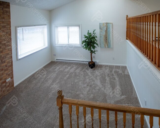 Building Photo - Single Family Home for Rent in Rifle
