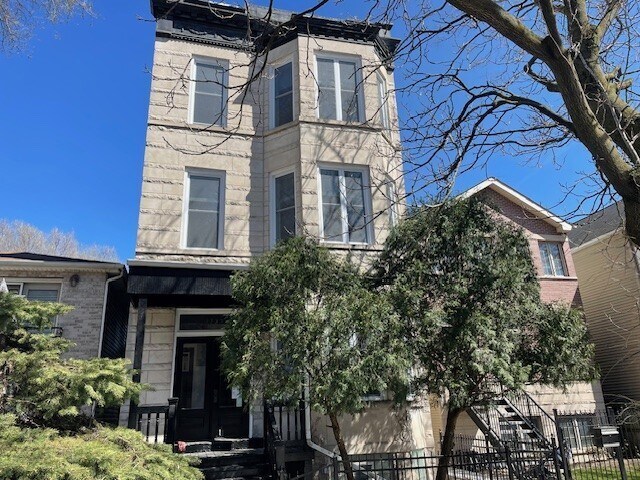 Primary Photo - 1733 N Maplewood Ave