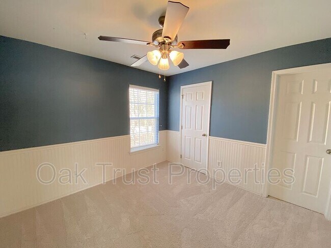 Building Photo - 8968 N Red Maple Cir