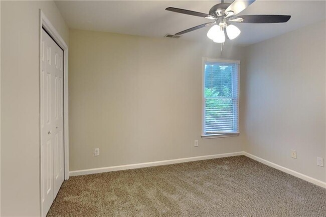 Building Photo - 327 Laurel Glen Crossing