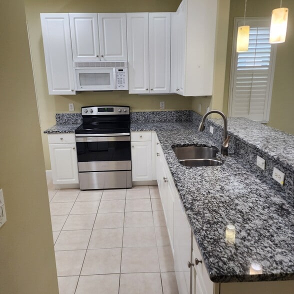 Building Photo - 6648 Liberty Pl