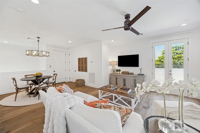 Building Photo - 2031 Sheridan St