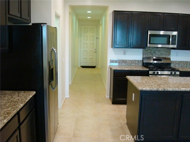Building Photo - 38539 Divot Dr
