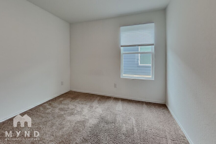 Building Photo - 9928 Wye Ml