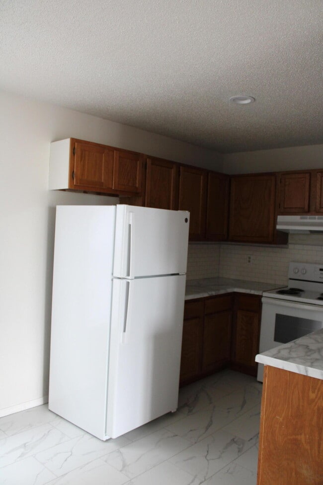 Building Photo - 102 Sweet Gum