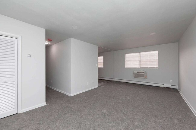 Bedroom - Alexander Arms Apartments
