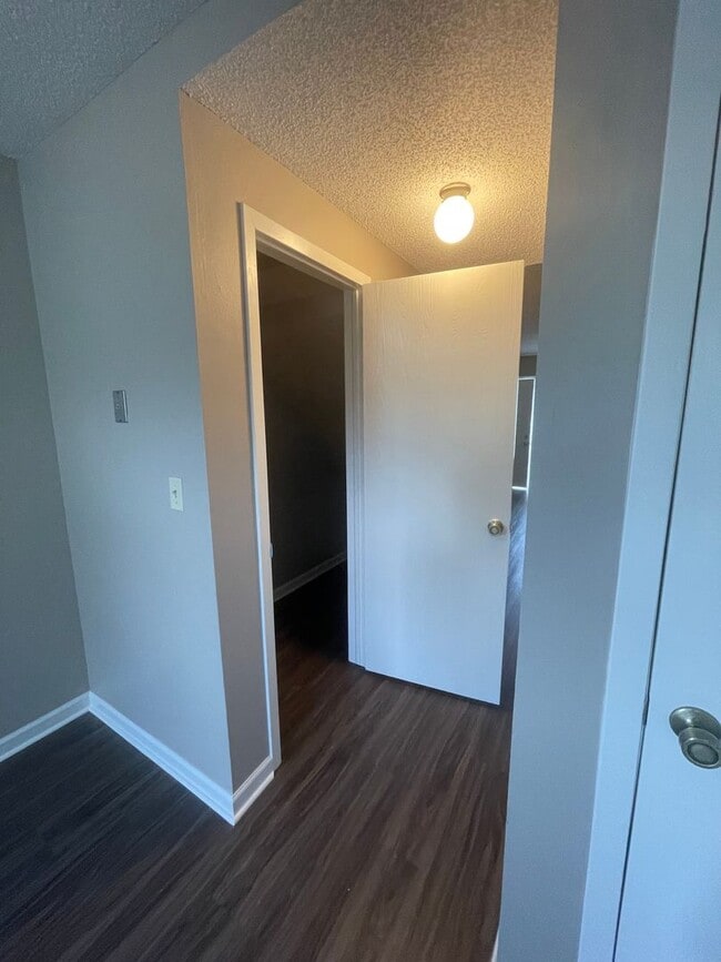 Building Photo - 2507 W 27th St