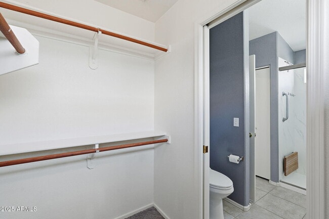 Building Photo - 542 N Palo Verde