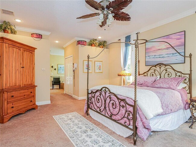 Building Photo - 5873 Pine Ridge Cir