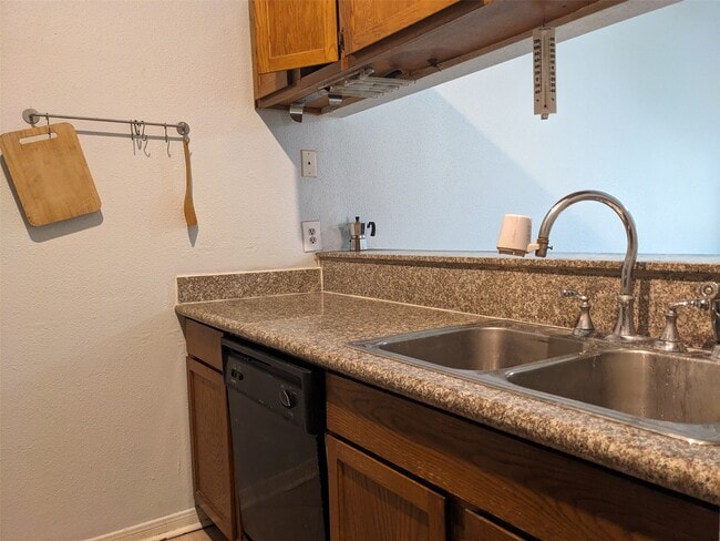 Building Photo - 8055 Cambridge St