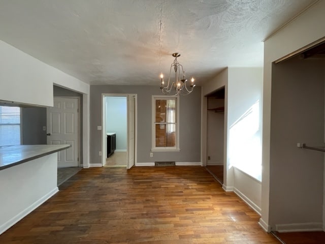 Building Photo - 1343 E Bowman St