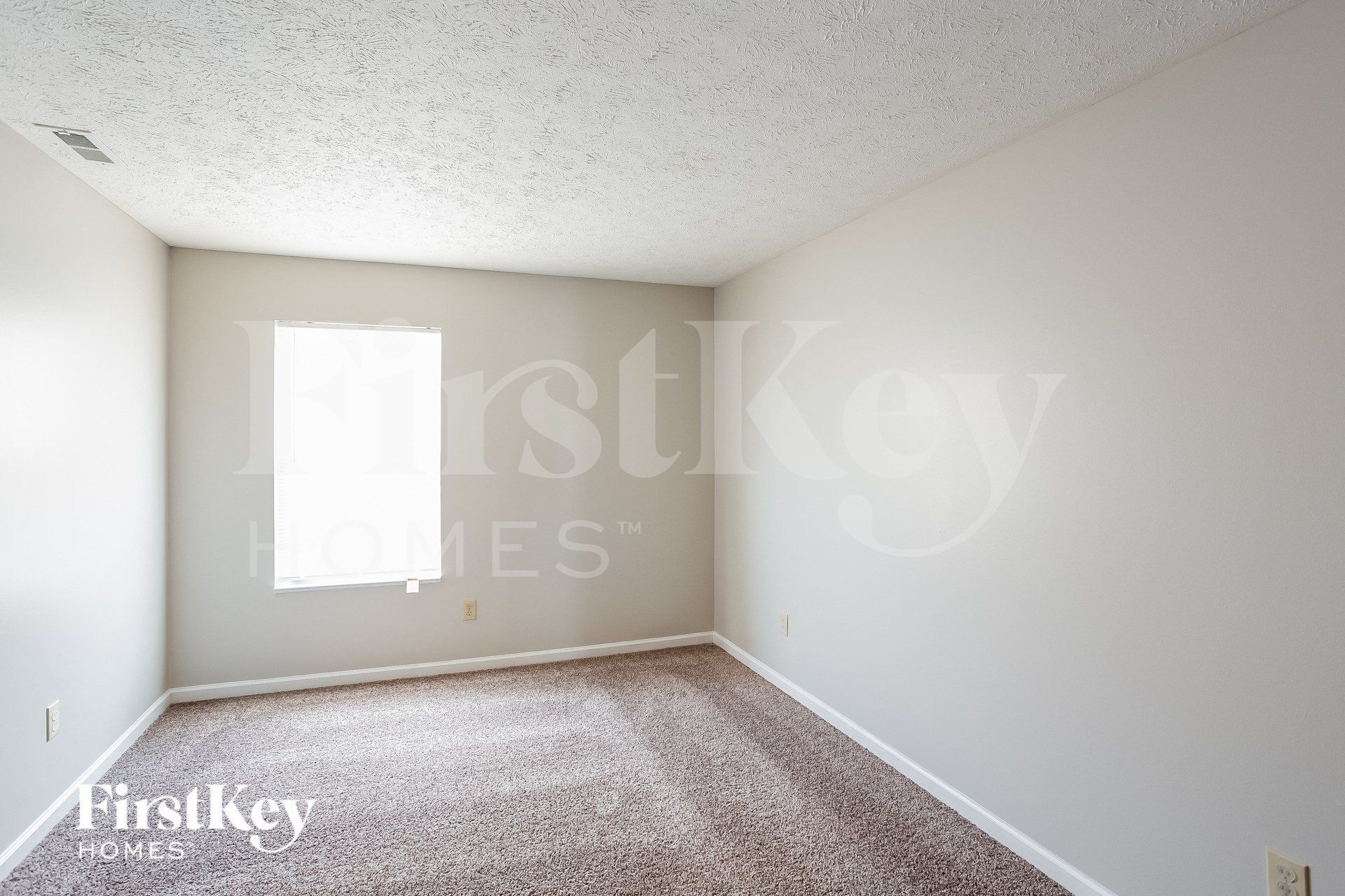 Building Photo - 6802 N Denton Ct