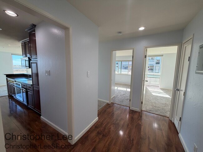 Building Photo - 1081 Beach Park Blvd