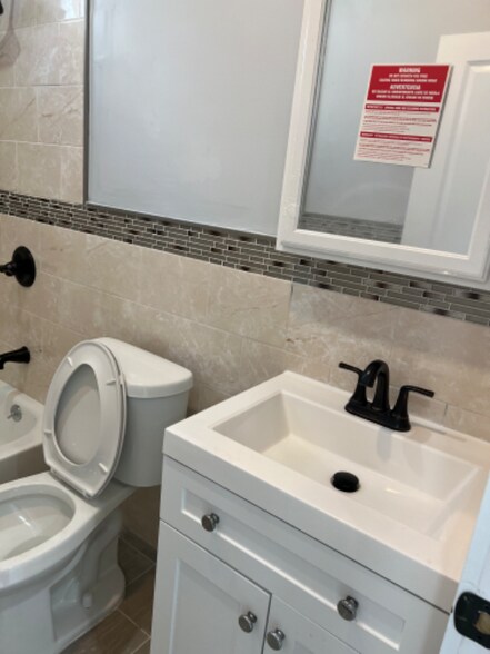 Building Photo - 121 Stone St