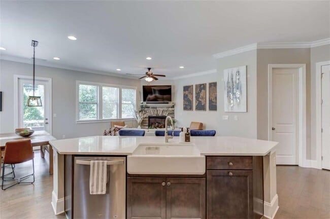 Building Photo - 1450 Edgebrook Ct NE