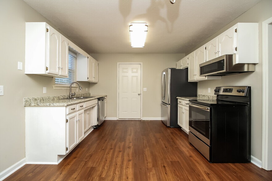 Building Photo - 1107 Lillian Ct