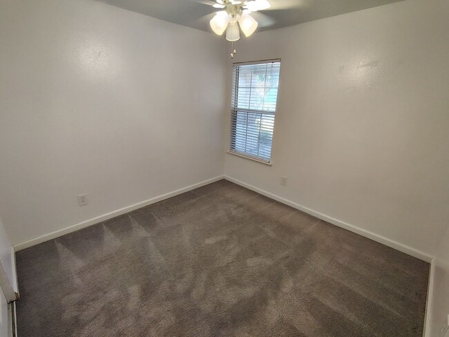 Building Photo - 2218 Heritage Manor Dr