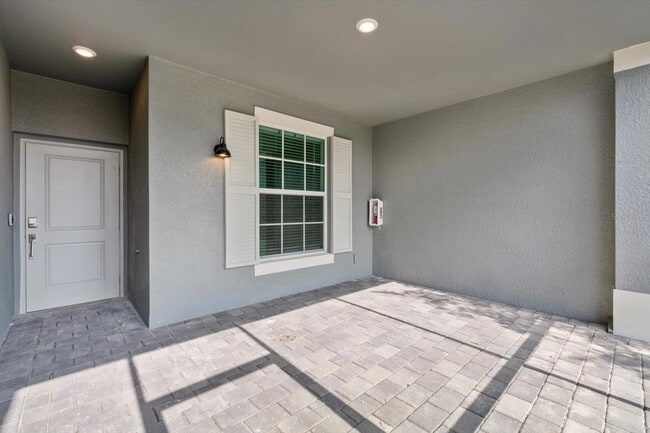 Building Photo - 12440 Wellen Golf St